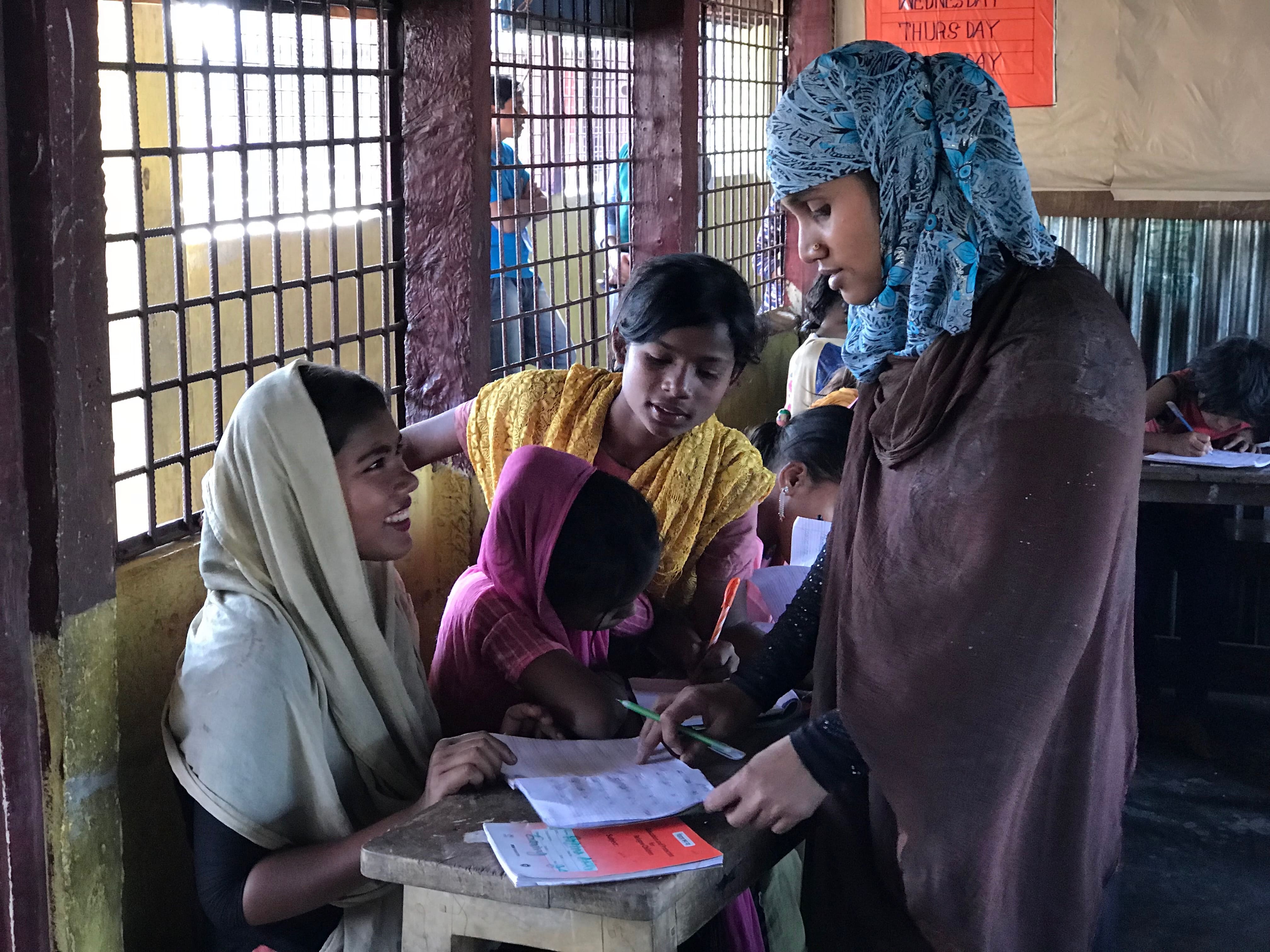 Teacher gives Rohingya girls chance to learn