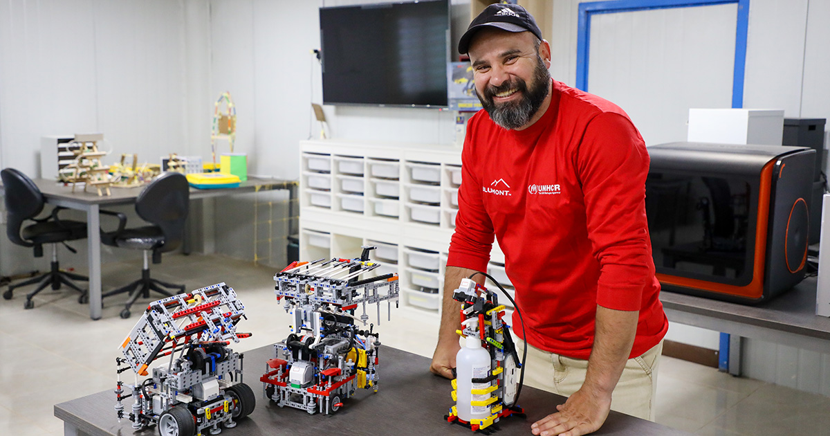  Marwan al-Zoubi and his Lego robot in Za'atari refugee camp