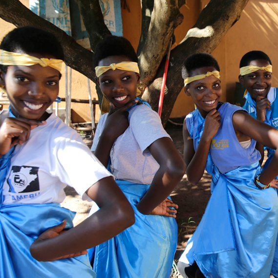 In Text Kumi Dancers