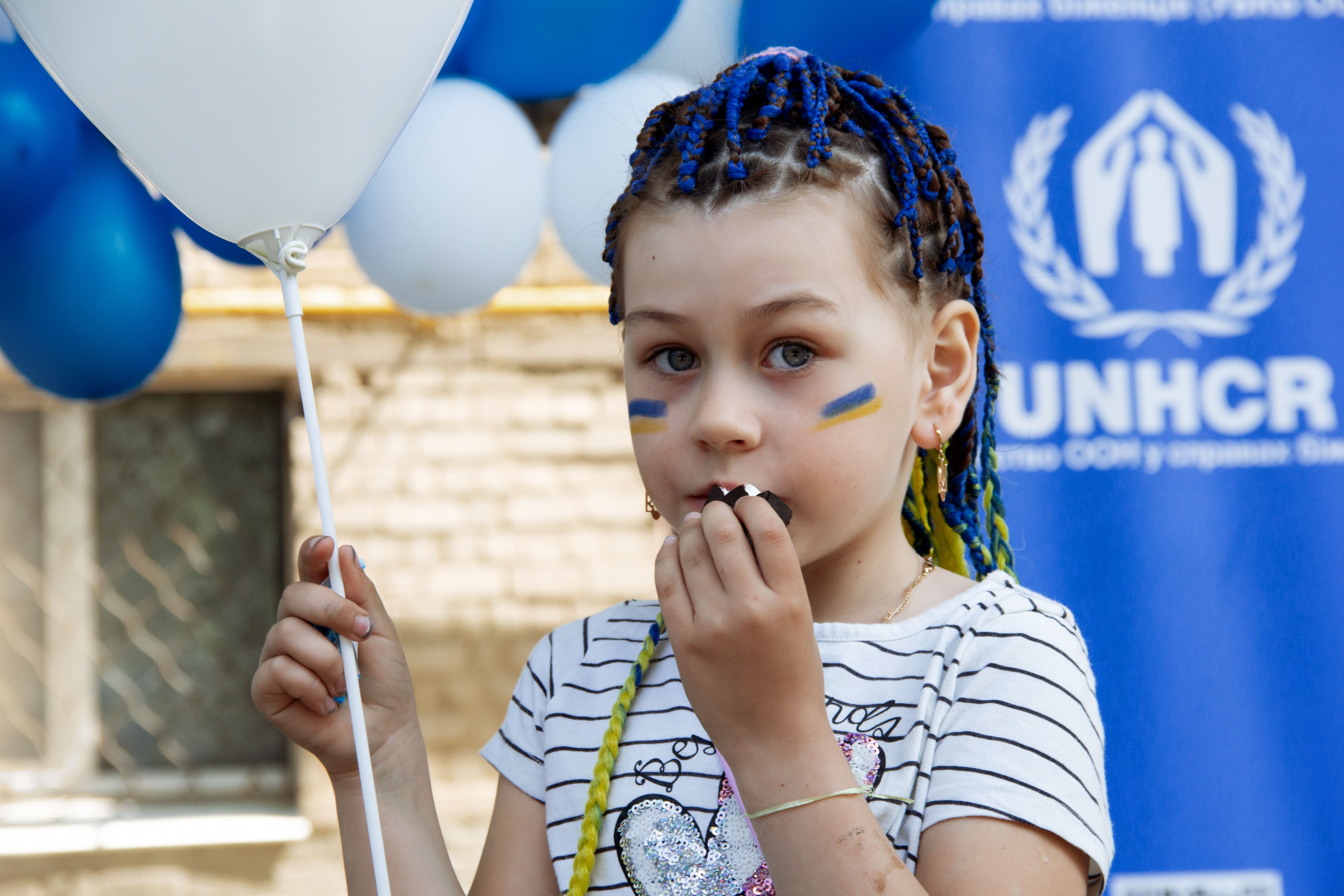 Anastasiia at an activity for displaced children in Kharkiv, organised by UNHCR’s local partner Proliska. 