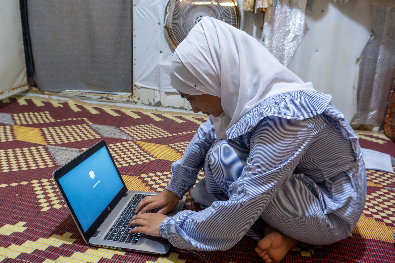 Syrian-Refugee-Girl-in-Azraq Camp Leads Training Sessions To Raise Awareness Among Girls About Online Crimes